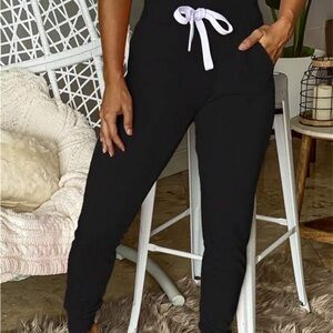 Women joggers with tie string